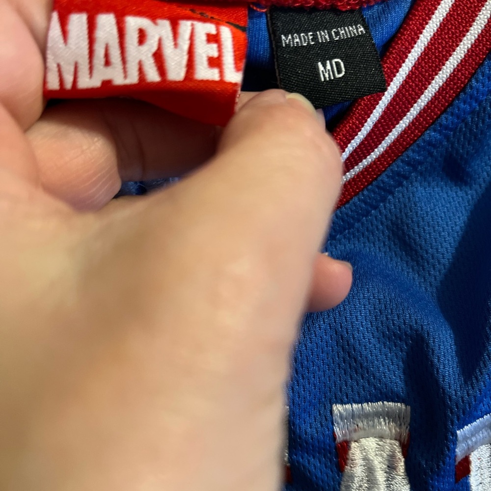Captain America super soldier jersey  size medium - Picture 3 of 4